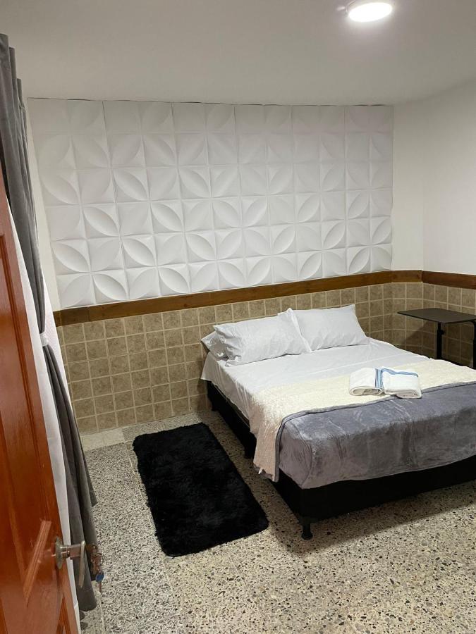 Casa Al Frente Del Pueblito Paisa Apartment Меделин Екстериор снимка