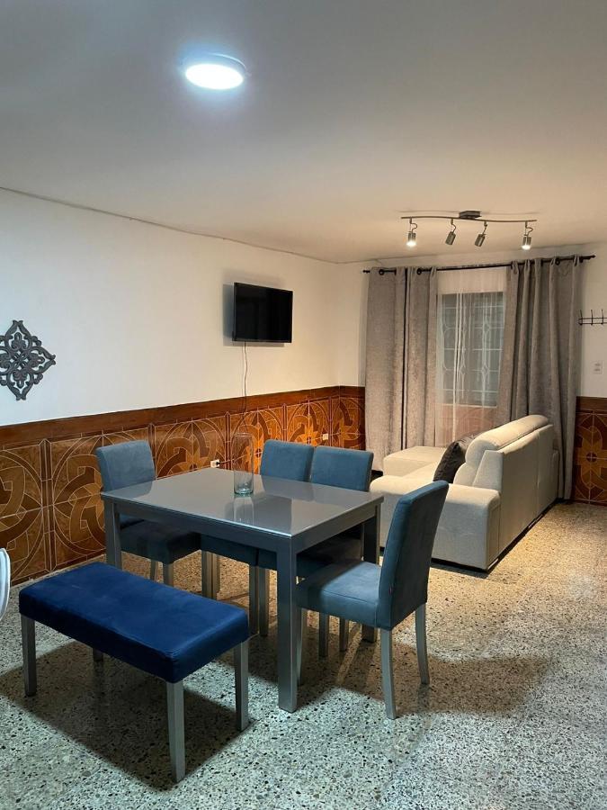 Casa Al Frente Del Pueblito Paisa Apartment Меделин Екстериор снимка